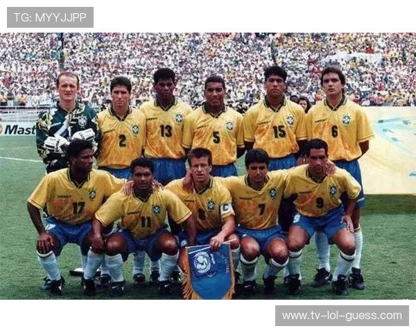 足球历史上第三号球星是谁？解读足坛传奇人物的地位与影响