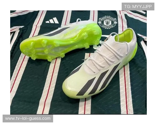 足球明星们赛场必备鞋款大揭秘谁穿什么鞋性能与风格双重解析